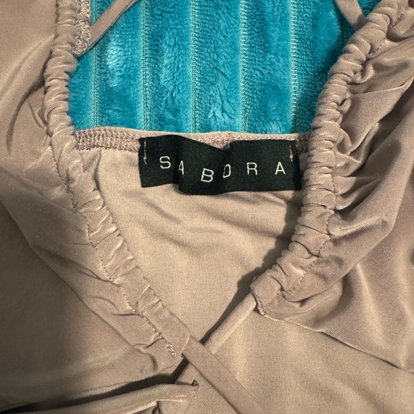 Sabora Ruched Halter Top - Picture 4 of 5